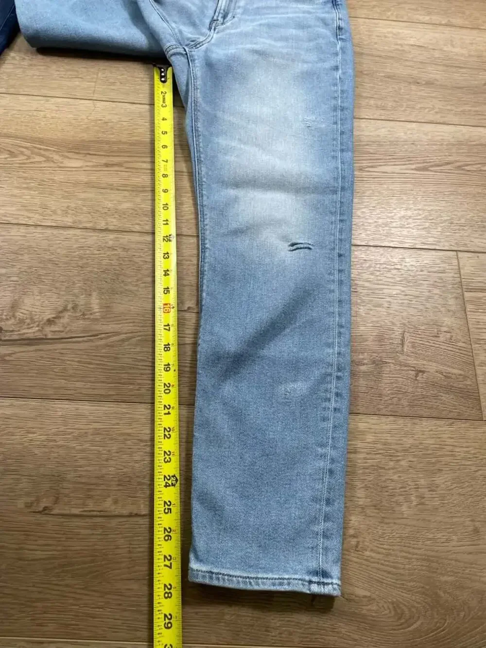 American Eagle Mom Jeans Womens 6 Long Light Wash Distressed Stretch High Rise